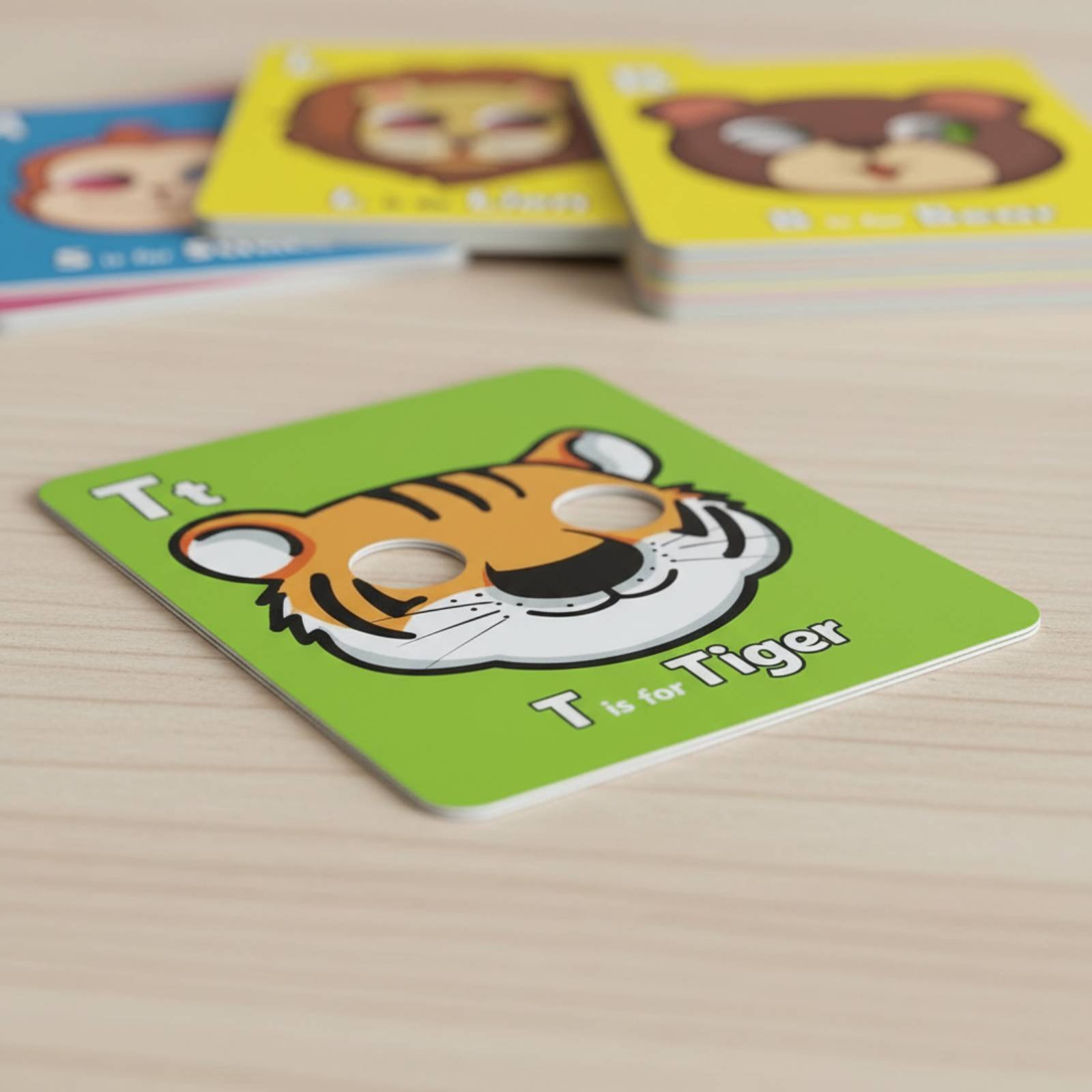 Creature Mask Flash Cards Inte - Flash Card Alphabet recensione e prezzo