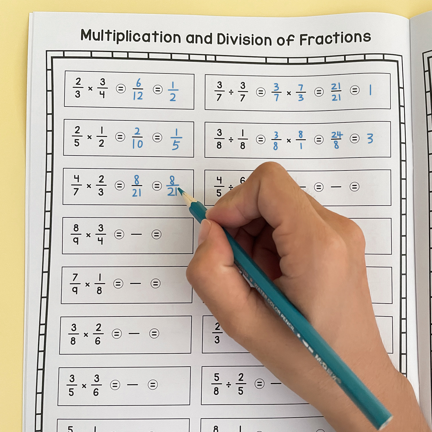32 Pages A4 Fraction Multiplic - Kids Education Books recensione e prezzo